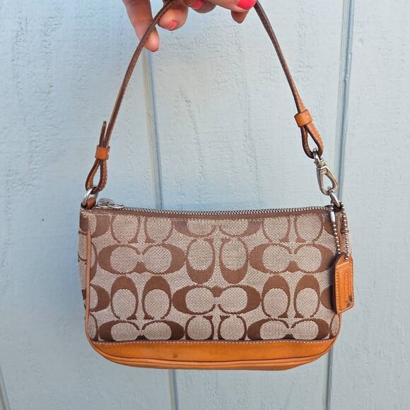 Coach Y2K - Picture 2 of 10